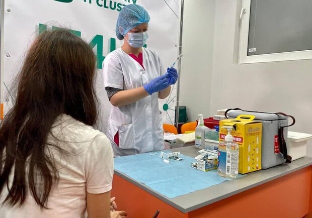 В Харьковской области — уже 18 центров вакцинации. Фото: kharkivoda.gov.ua