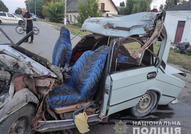 Под Харьковом легковушка врезалась в грузовик. Фото: полиция Харьковской области