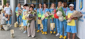 Видеофакт: в Харькове встретили олимпийскую сборную Украины по синхронному плаванию