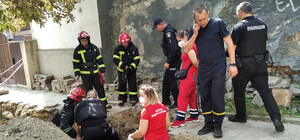 Дивись під ноги: у Львові чоловік впав у траншею