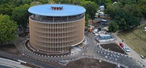 Будет работать круглосуточно: многоуровневый паркинг в саду Шевченко откроется на следующей неделе