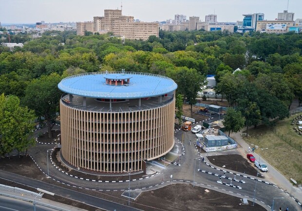 В Харькове заработал многоуровневый паркинг. Фото: parking.kh.city