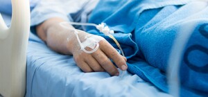 Лечил желудок у знахарей: медики Днепра спасли жизнь мужчине