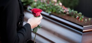 Стало дороже: в Полтаве изменили тарифы на погребение