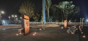 Возле нового флагштока: сквер в Кривом Роге украсили необычными панно