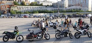  Круто: на Фестивальном причале байкеры составили число 30