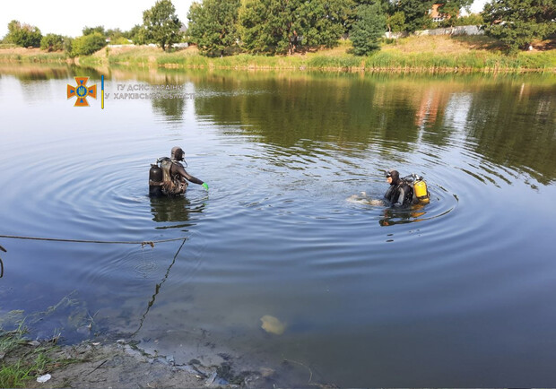 Нна озере в Харькове утонул ребенок. Фото: ГСЧС Украины в Харьковской области