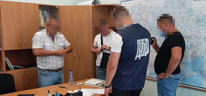 Пускал в заповедную зону за деньги: задержали директора Азово-Сивашского нацпарка