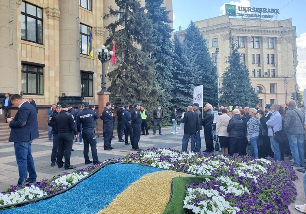 В Харькове протестуют сотрудники авиазавода. Фото: ХХ