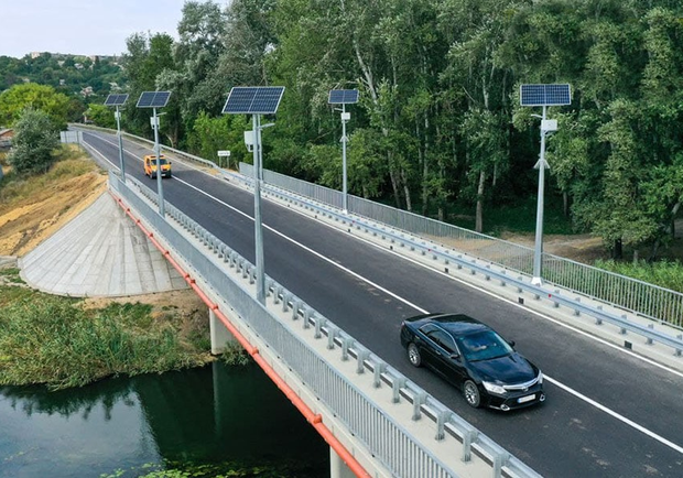 В Харьковской области отремонтировали мост через Северский Донец. Фото: kharkivoda.gov.ua
