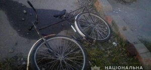 Насмерть: в пригороде Харькова электричка сбила 15-летнего велосипедиста