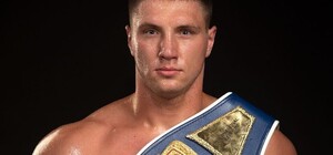 В первом раунде: украинский боксер Владислав Сиренко нокаутировал россиянина