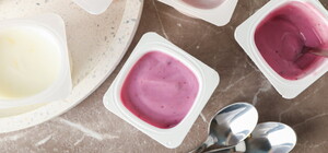 Молочка с сюрпризом: в школах Одессы обнаружили йогурт с плесенью