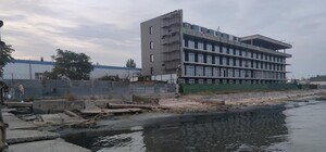 В десяти метрах от моря: на побережье Одессы строят пятиэтажный нахалстрой