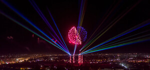 Захватывающие кадры: как прошло лазерно-световое шоу ко Дню города (видео)