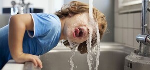 Лучше не пить: в питьевой воде Запорожья нашли отклонения