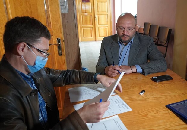 Выборы мэра Харькова: Михаил Добкин подал документы в избирательную комиссию - фото