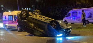 Випив і – за кермо: на Княгині Ольги автомобіль перекинувся на дах