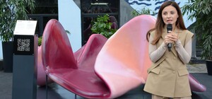 Щось вона мені нагадує: у Львові відкрили незвичайну рожеву скульптуру 