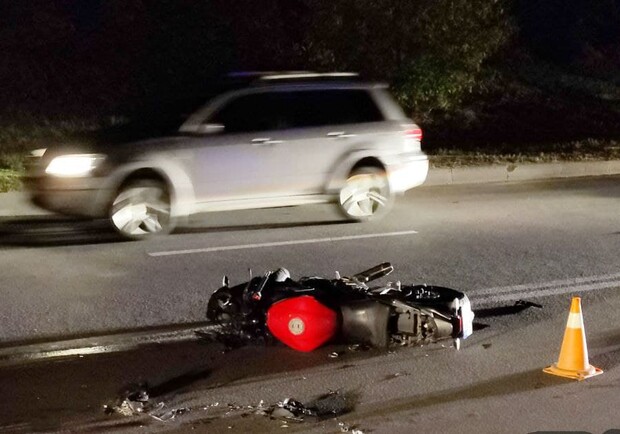 На Салтовке в тройном ДТП разбился насмерть мотоциклист. Фото: СТО Харьков