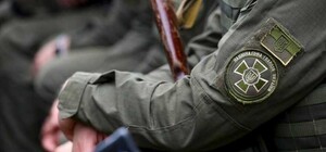 В Одесе 19-летний солдат выпал из окна казармы: парень выжил