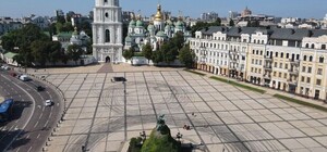 Дрифт на Софийской площади: суд освободил от ареста обе машины