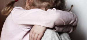 Позвал в гости: в Киеве пожилой мужчина изнасиловал восьмилетнюю девочку