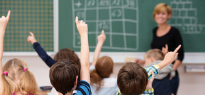 Орденами и званиями: Владимир Зеленский наградил двух запорожских педагогов