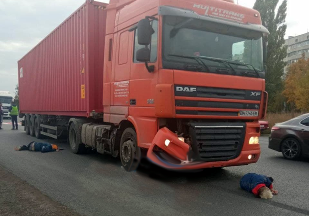 Умер один из подростков, сбитый грузовиком в Харькове. Фото: СТО Харьков