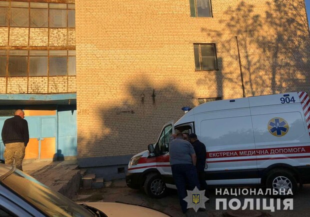 В Харькове мужчина напал на автомобиль "скорой". Фото: hk.npu.gov.ua