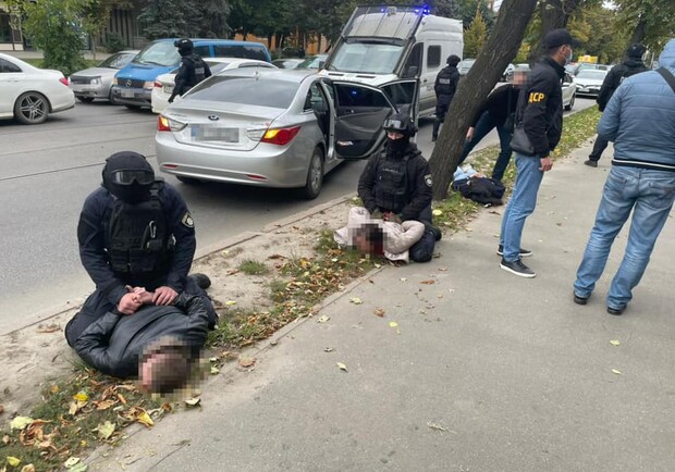 В Харькове задержали банду, которая отбирала недвижимость. Фото: Facebook Андрій Рубель