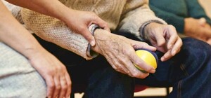 Ничего святого: в Одессе две лжеработницы водоканала обокрали пенсионера 