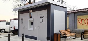 З турботою про під’їзди: у львівському парку встановлять модульну вбиральню