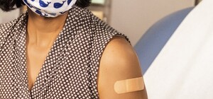 Щепися на Укрпошті: у Львові відкрили новий пункт вакцинації від коронавірусу