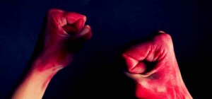 Тащил труп по парадной: в Одессе мужчина жестоко убил мать (обновлено)