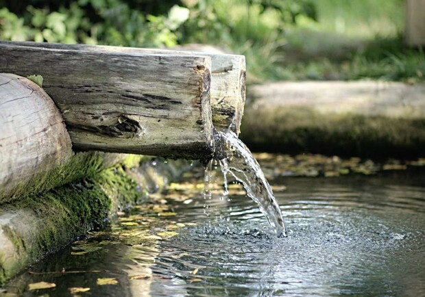Только пять родников в Харькове прошли проверку качества воды. Фото: pixabay.com