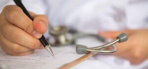 Чтобы не отстранили от работы без прививки: МОЗ утвердил форму справки о противопоказаниях к вакцинации