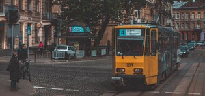 Хоч трохи дешевше: львів'яни почали частіше їздити тролейбусами та трамваями