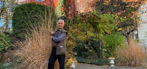 Своими руками: простой учитель создал в Киеве на территории школы зеленый уголок