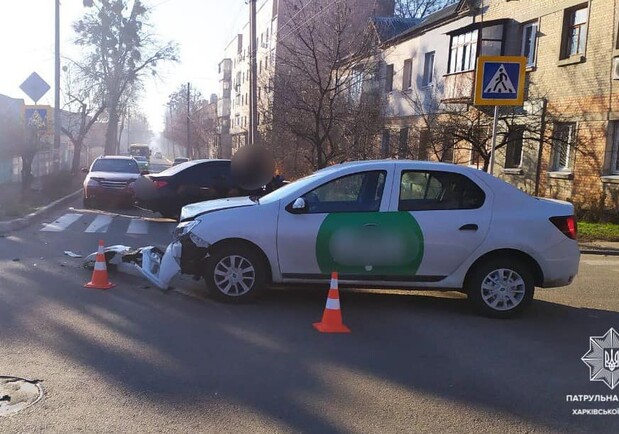В Харькове произошло тройное ДТП с участием такси 