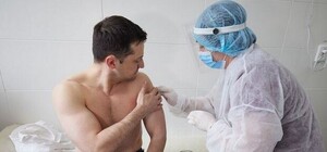Володимир Зеленський пообіцяв вакцинованим українцям по 1000 гривень 