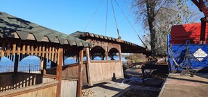 На Набережной Днепра снесли деревянные беседки