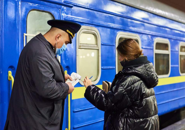 Харьковчане снова могут купить билеты на поезда в Киев и Западную Украину. 