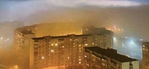 Киев окутал густой туман: атмосферные фото и видео 