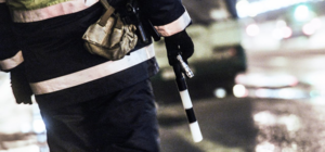 Стал звездой интернета: в Харькове мужчина вместо патрульного взялся разруливать движение на перекрестке (видео)