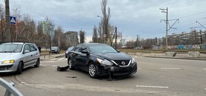 В Соцгороде из-за ДТП пассажирка такси разбила головой стекло