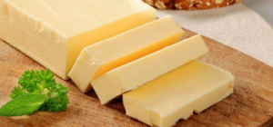 Фальсифицированным сливочным маслом, которое производят в Харьковской области, кормили детей в школах