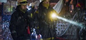 Вчера вечером на Оболони горел рынок: огонь повредил восемь павильонов