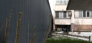 На Лесном огромный МАФ поставили вплотную к жилому дому