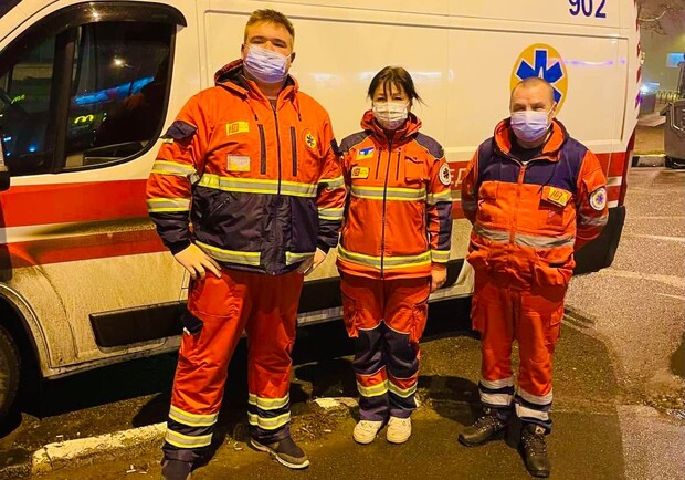 В Харькове медики "скорой" реанимировали младенца, который утонул в ванной. 